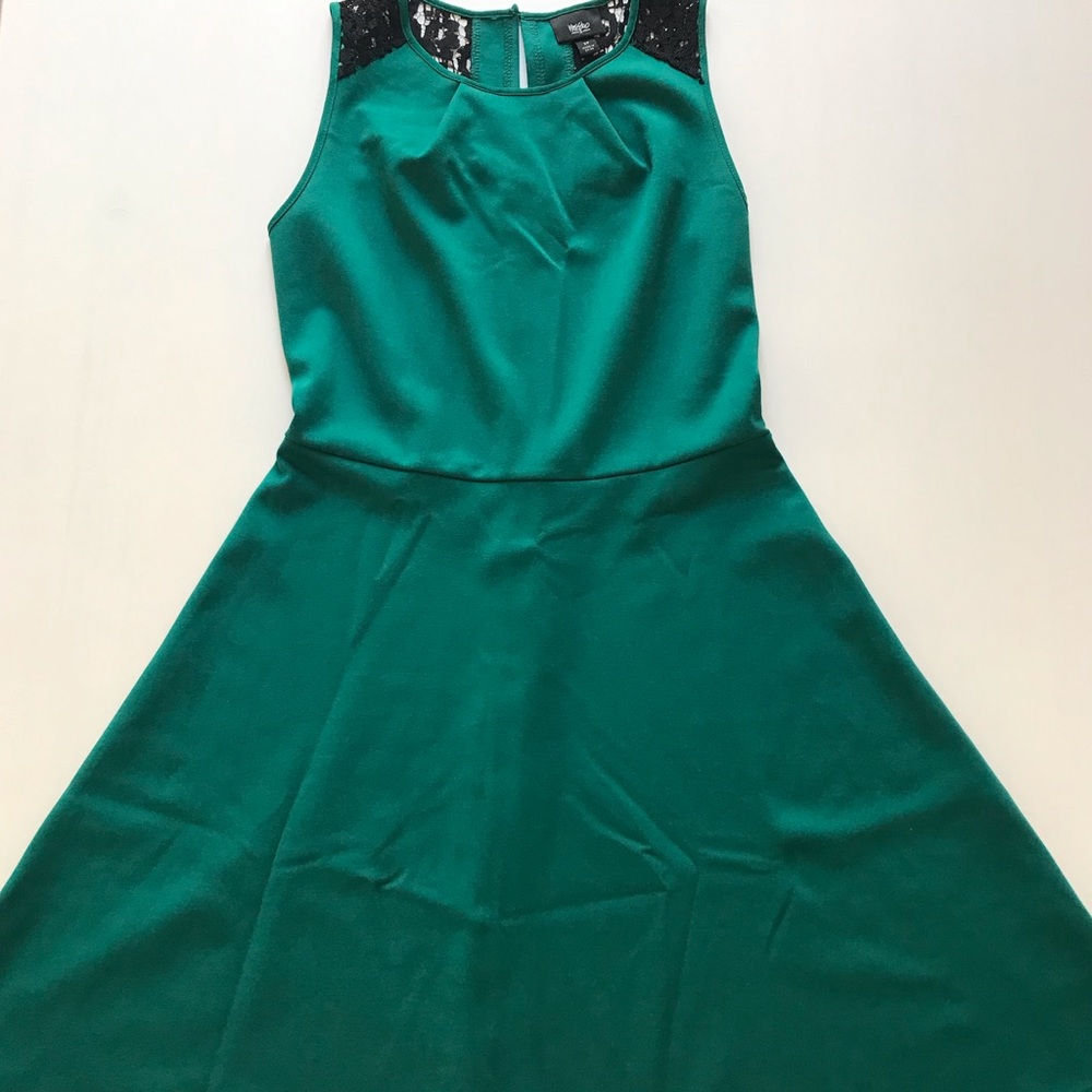Emerald Green Dress w/ Lace - Size S